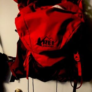 I have a brand new hiking bag only used once it’s a REI asking 75 great shape
